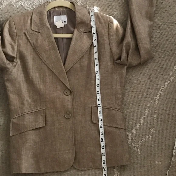 Vintage Classic Tan Cropped Linen 2 button Blazer size 6 pointed lapel summer - Picture 5 of 8